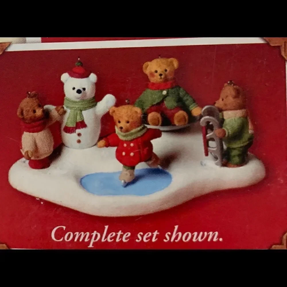 Holiday Hill Hallmark Keepsake Christmas Holiday Ornament Winter Display 5 Bears